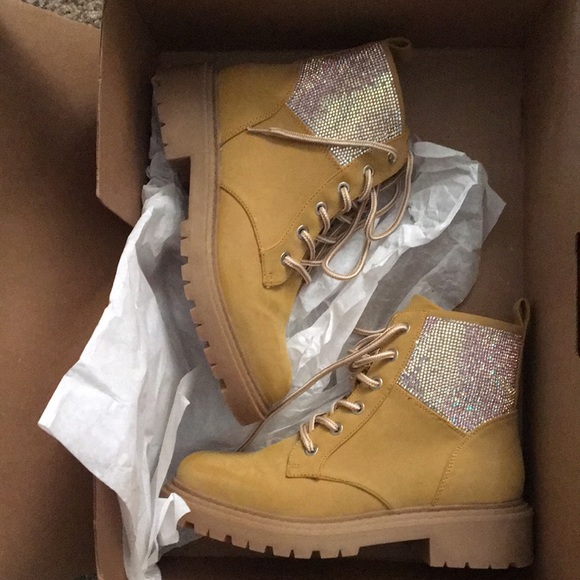 F L A S H • SALE! • NIB • ASOS • Amelie Embellished Hiker Boots - Picture 8 of 9